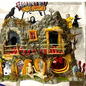 Department 56 HAUNTED FUN HOUSE halloween house village spooky theme park